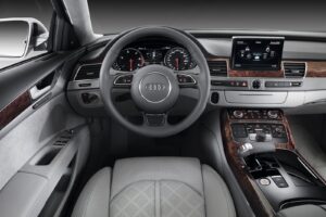 Interno Audi A8 4H